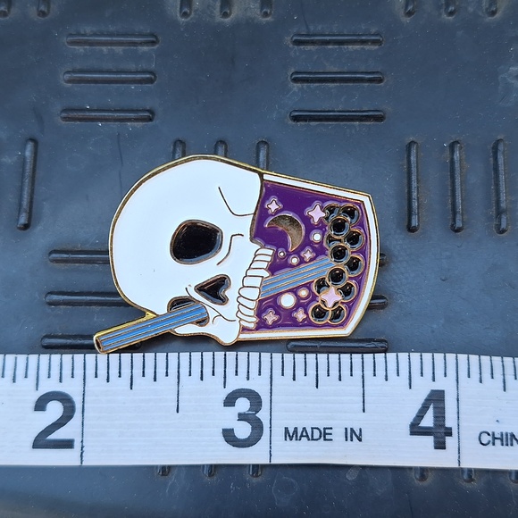 Skull Boba and Star Pin/Brooch - Picture 5 of 5
